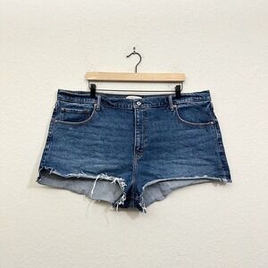 ABERCROMBIE & FITCH Cut-Off High-Rise The Mom Jean Short in Blue